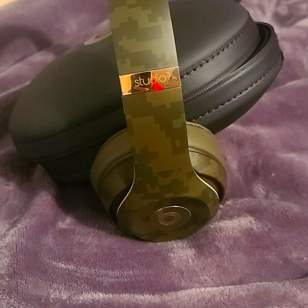 Studio 3 dre beats wireless headphones